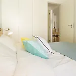 شقة Gloria